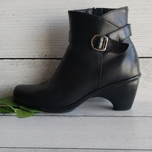 Dansko black leather ankle boots zip & buckle 8